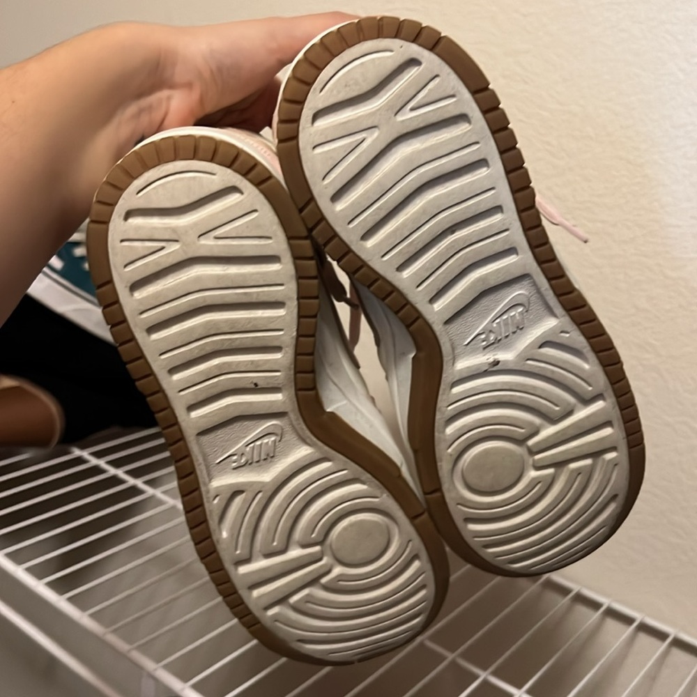 High Dunks - Picture 4 of 4